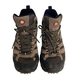 MERRELL Moab 2 Mid Ventilator Hiking Boots in Walnut